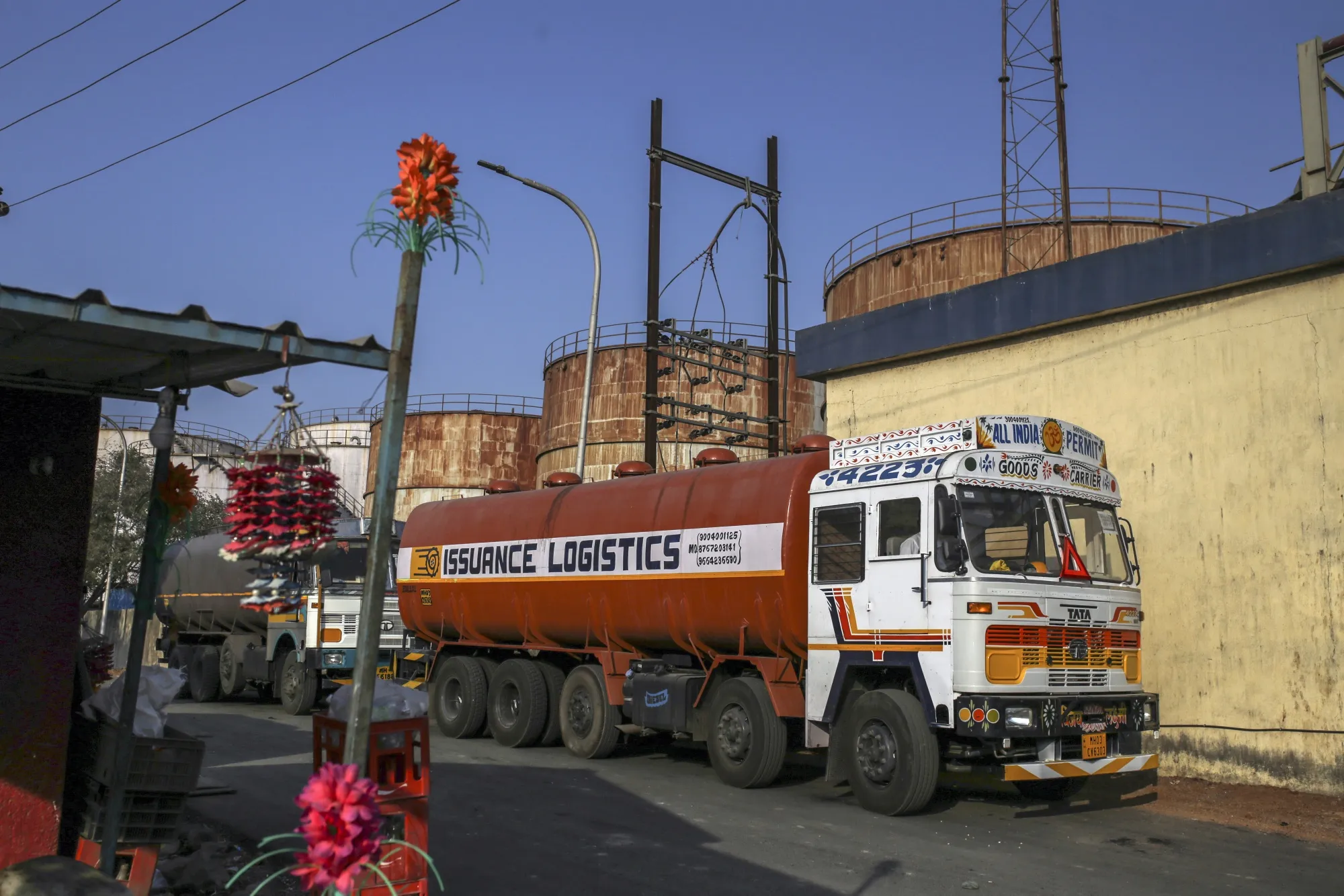 India Slashes Oil-Refining as More Cuts Seen on Lockdown 