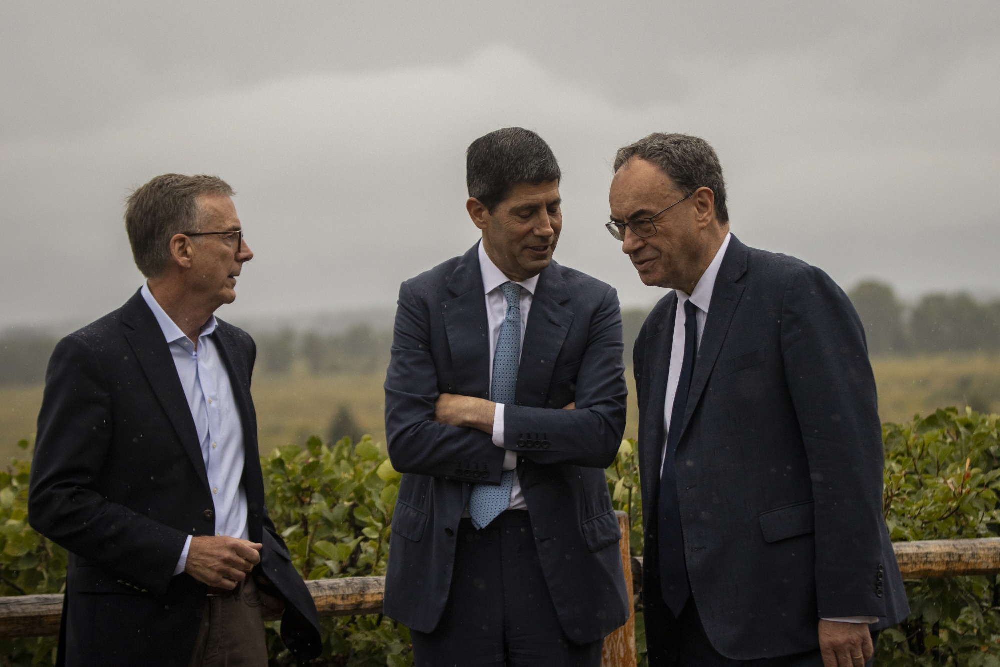 Kevin Warsh with Bank of Canada’s Tiff Macklem and Bank of England’s Andrew Bailey