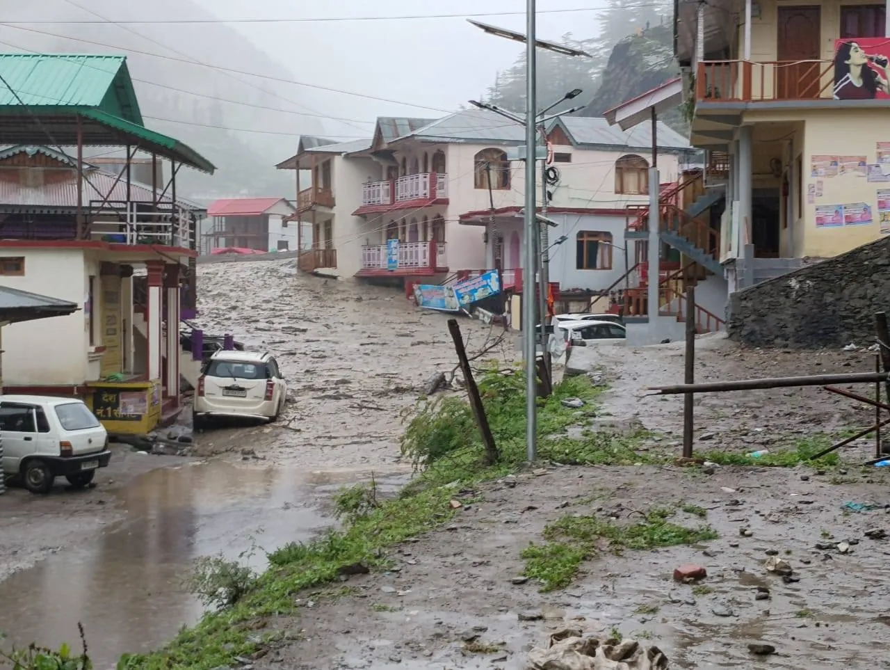 A cloudburst caused flash flooding in the&nbsp;northern Indian state of Uttarakhand.