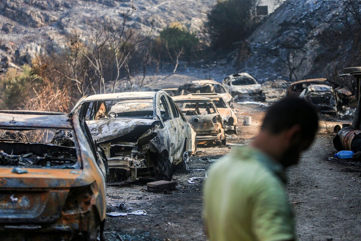 Wildfires Spread Through Parts of Lebanon, Syria - Bloomberg