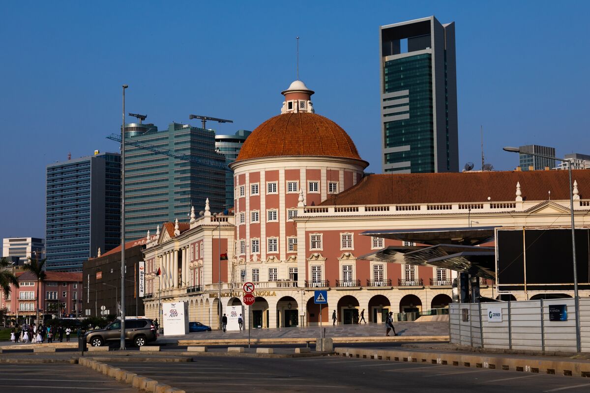 Angola Cuts Rates For First Time Since 2023 as Inflation Eases