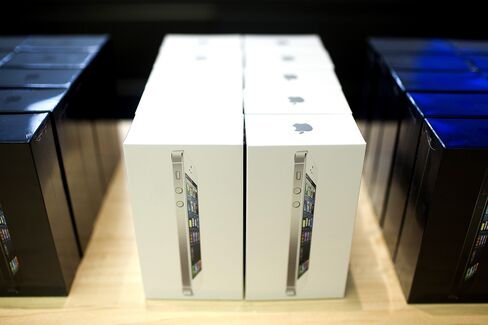 Samsung Defends Apple Import Ban in U.S. Smartphone Battle