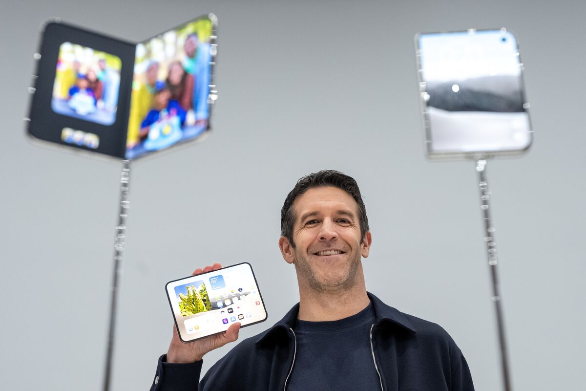 Apple’s iPhone Duo Ushers in New Era for Smartphones