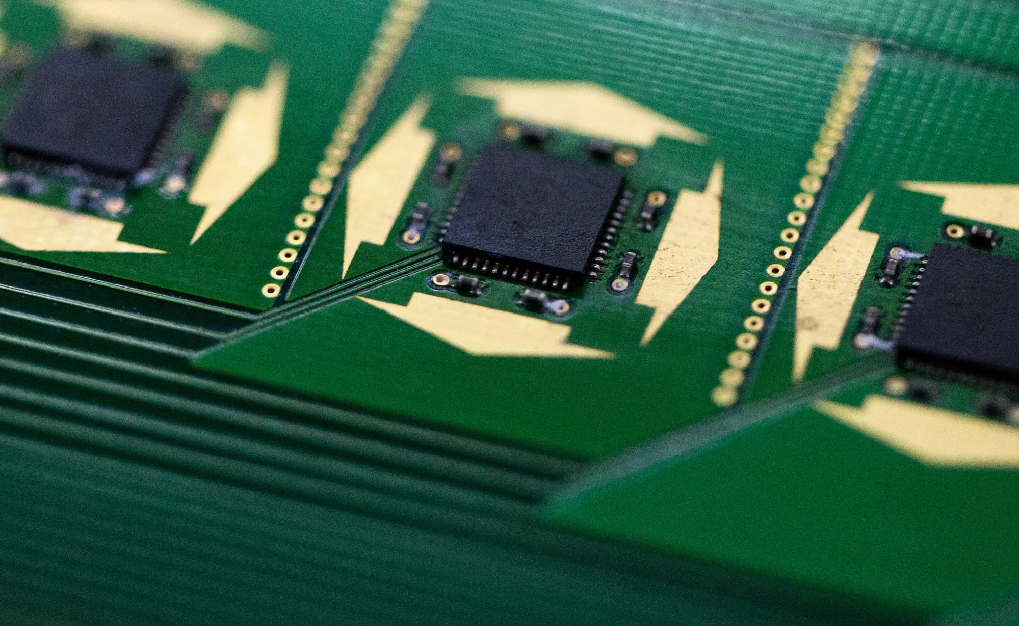 Taiwan Dangles $335 Million to Woo Foreign Chipmakers - Bloomberg