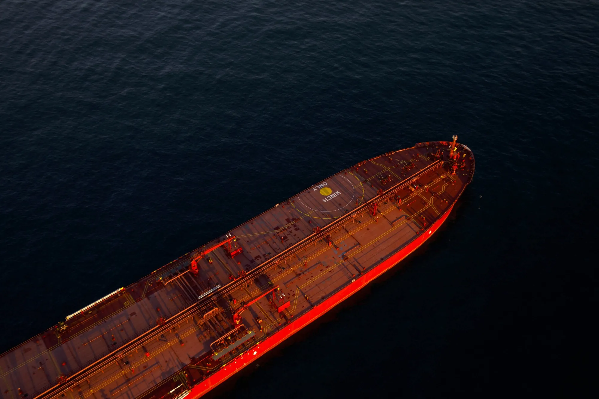 Oil tanker in the Pacific Ocean of California, U.S.
