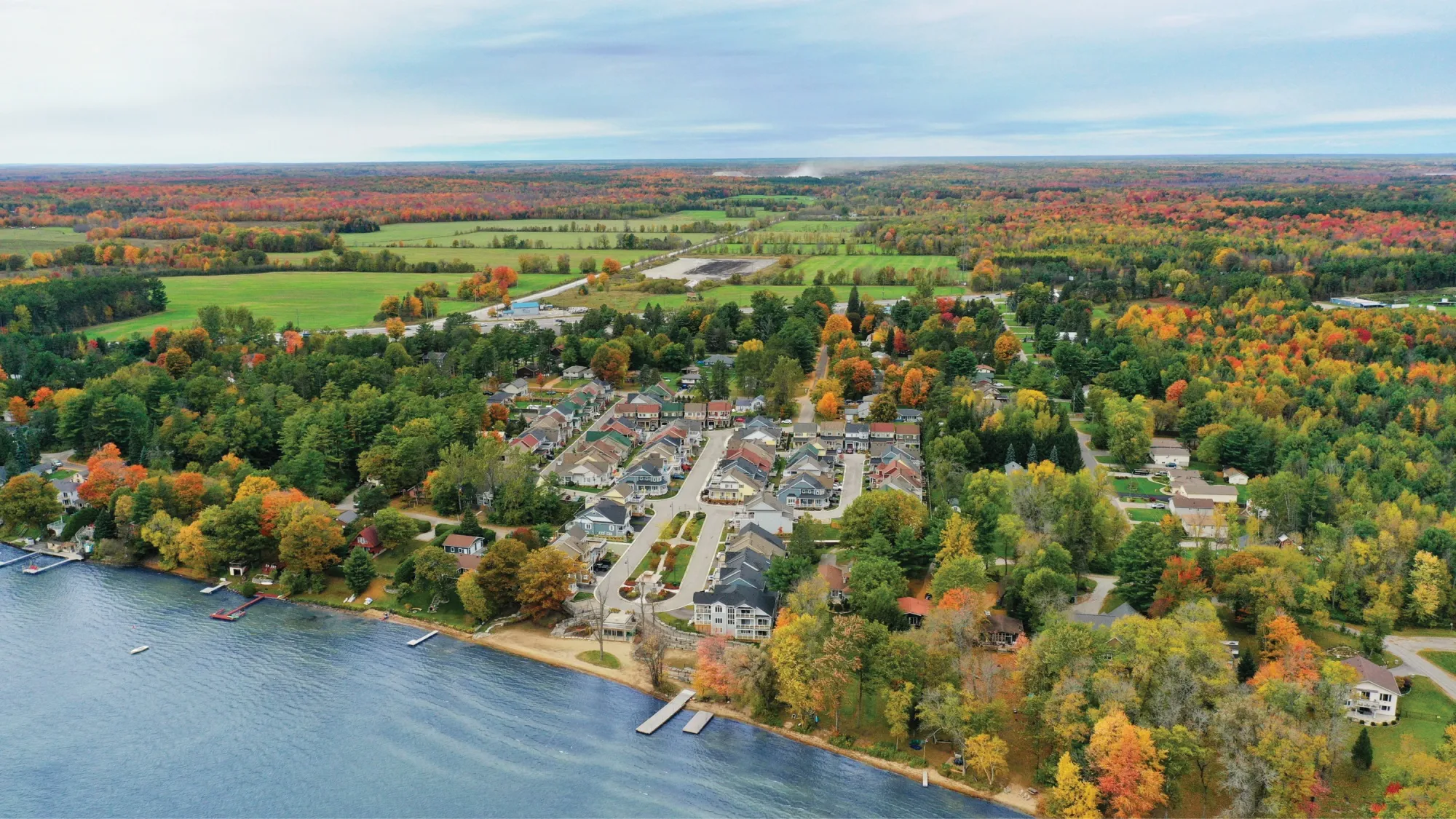 Summer homes along Ontario’s&nbsp;Lake Couchiching.