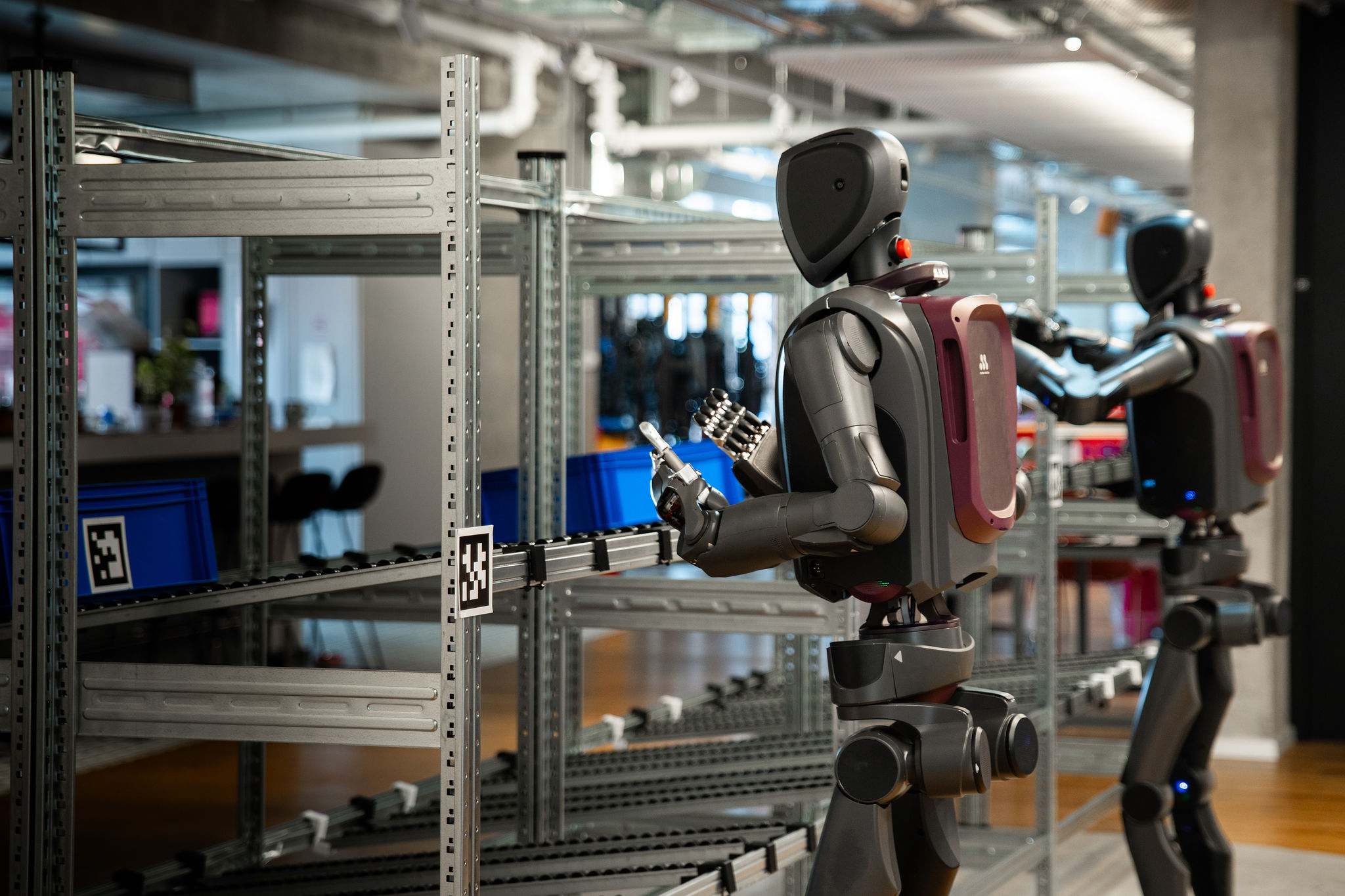 Mentee humanoid robots