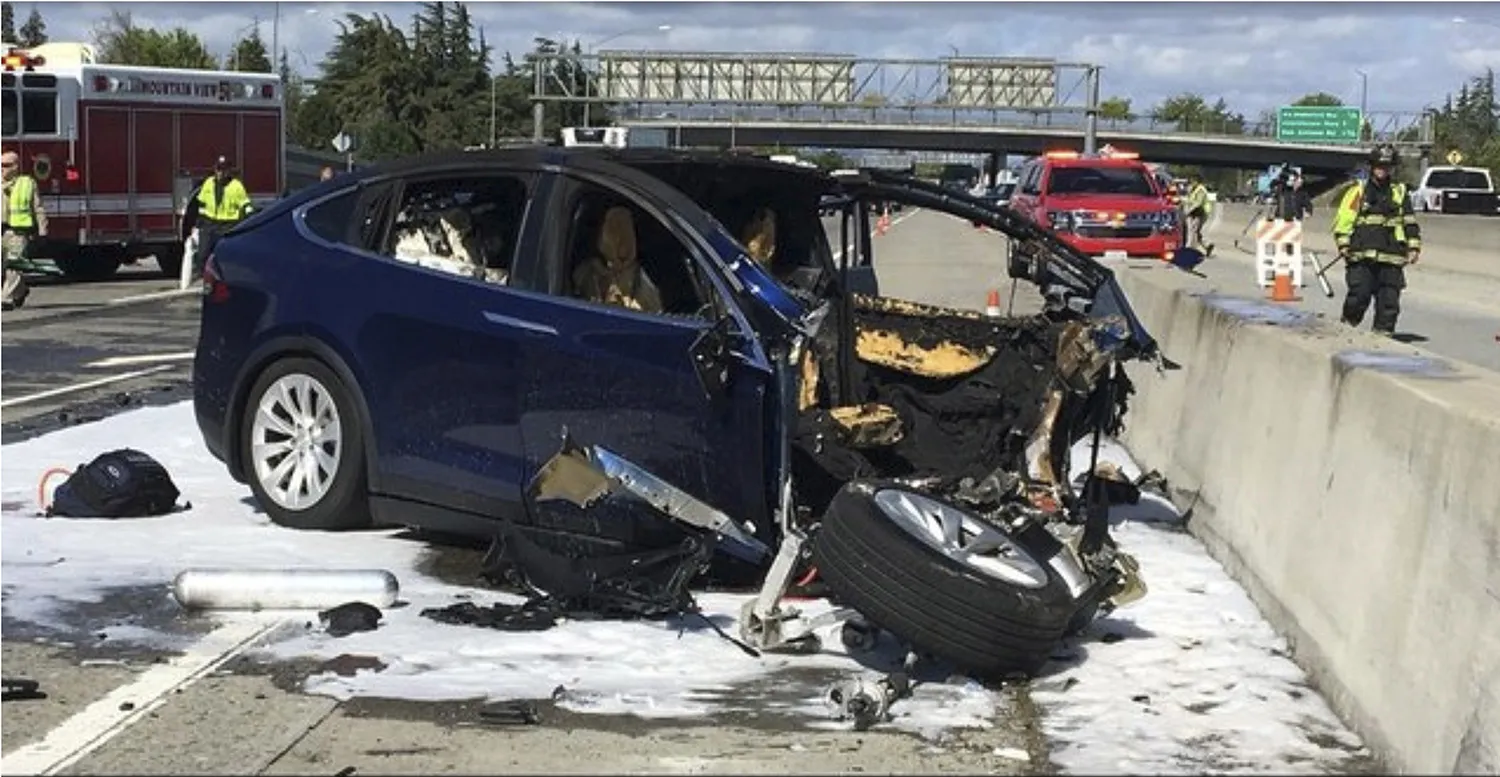 Tesla crash in Mountain View, California in 2018.
