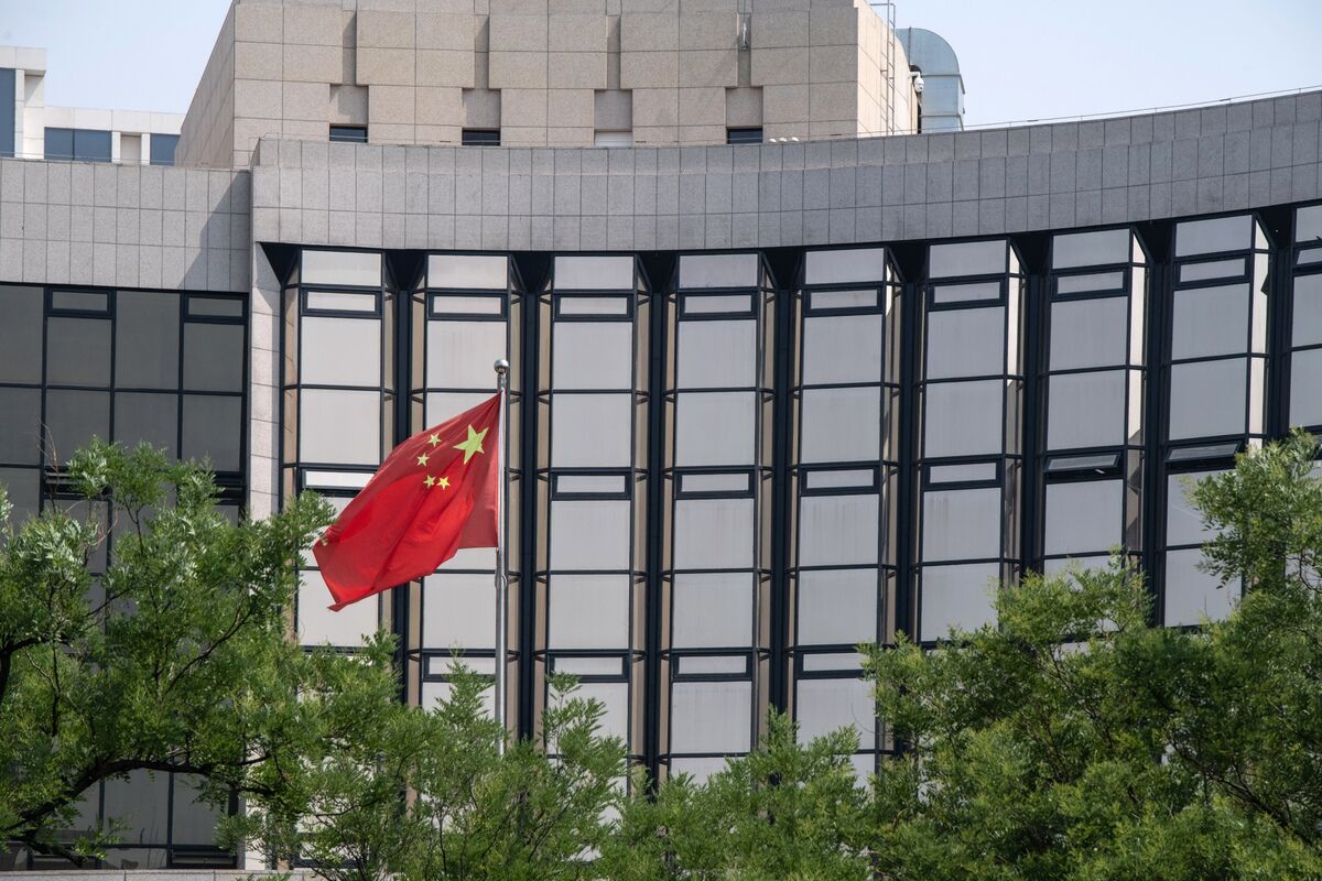 Cố vấn PBoC kêu gọi gói kích thích 209 tỷ USD cho Trung Quốc để đối phó với thuế quan Mỹ