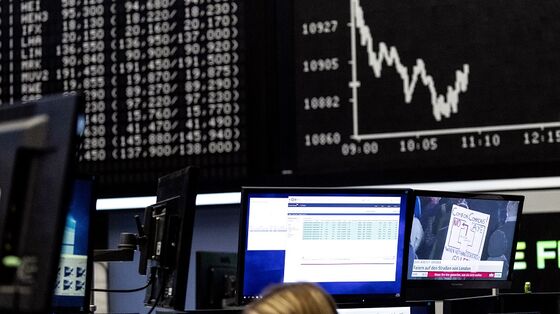 U.S. Stocks Rise Amid Recovery Bets, FDA Approval: Markets Wrap