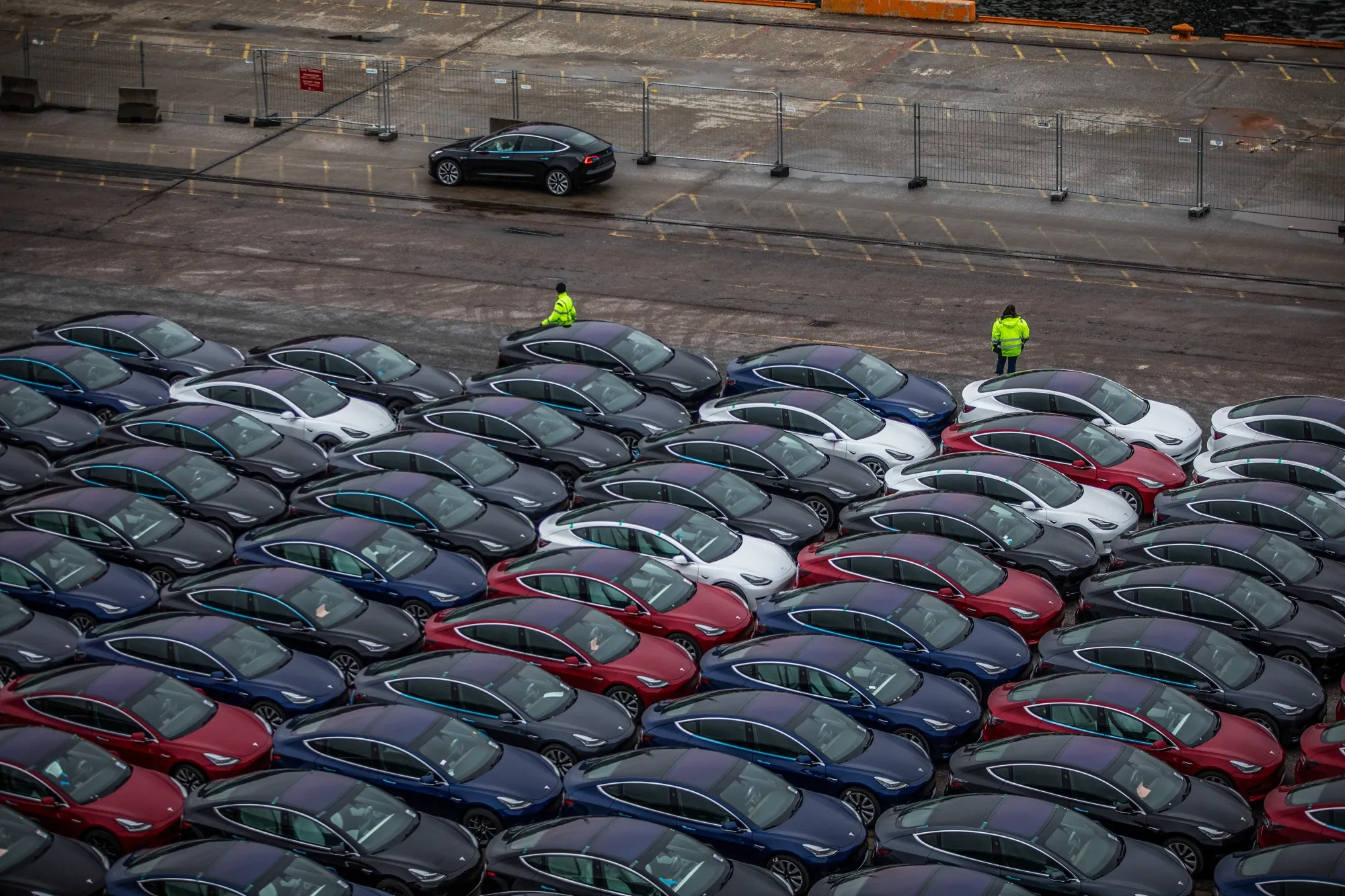Tesla’s Model 3&nbsp;arrives at the Port of Oslo in Norway&nbsp;