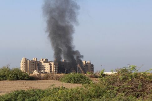 Yemen'de hkmet karargahna dzenlenen fze saldrs