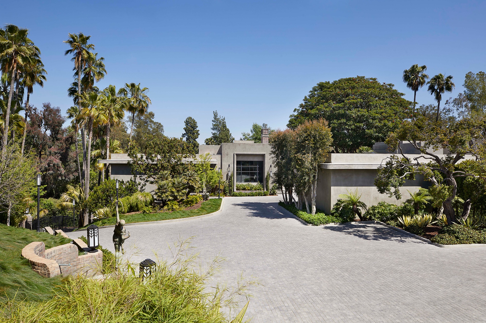 Los Angeles Art Deco Mansion His Market for $85 Million - Bloomberg