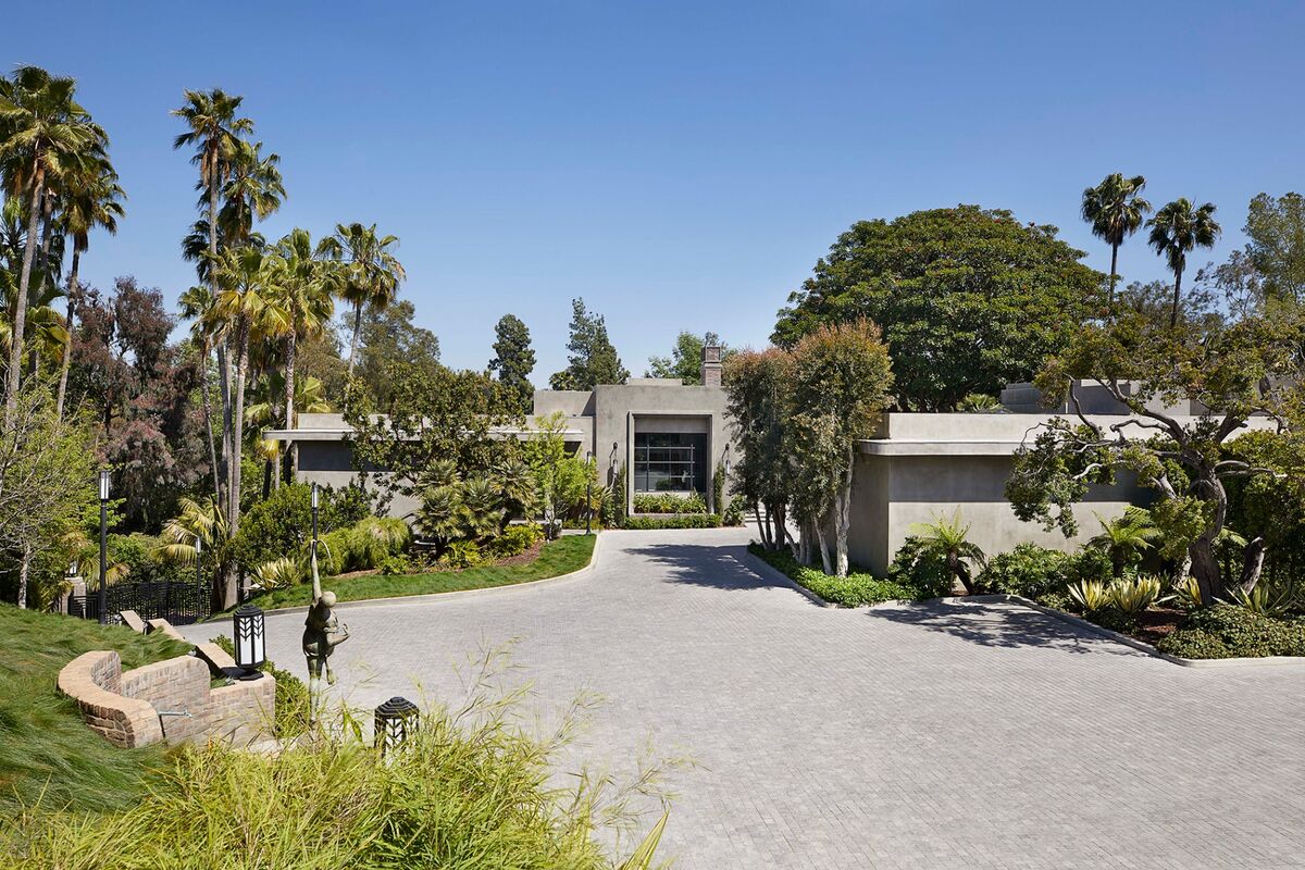 Los Angeles Art Deco Mansion His Market For 85 Million Bloomberg