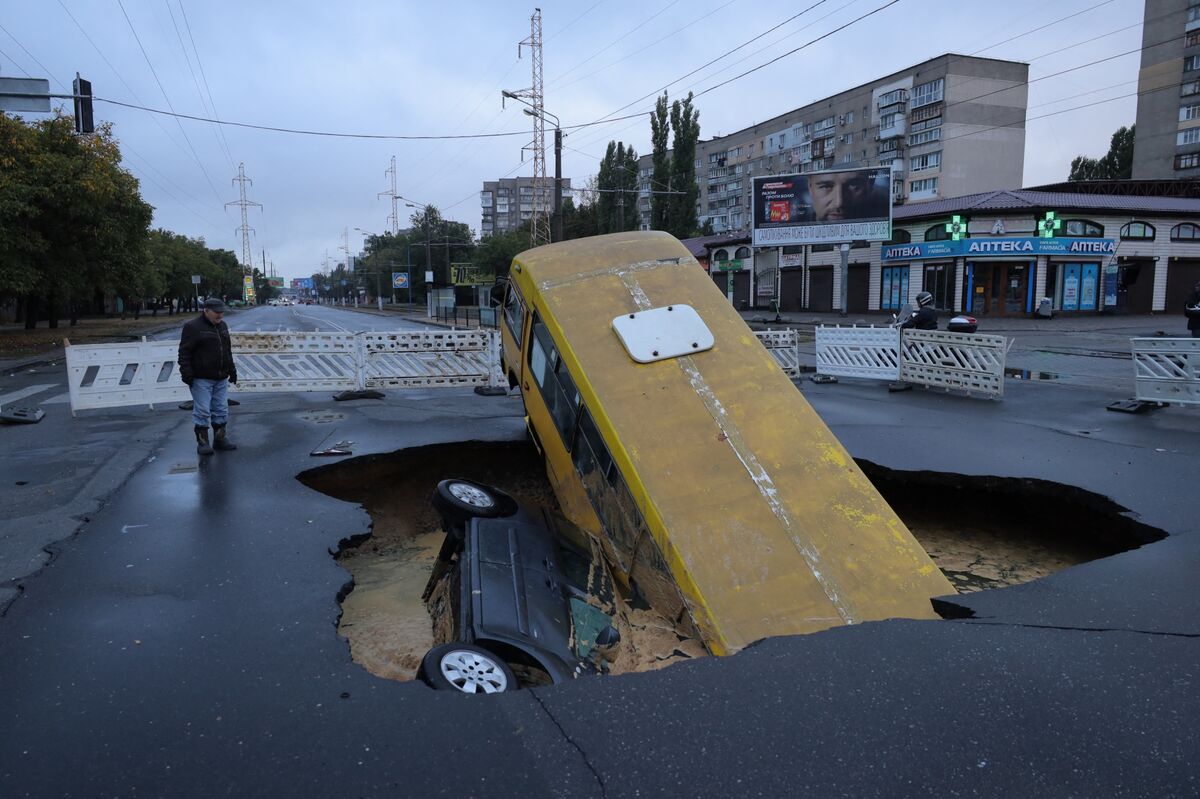 Russia Targets Much of Ukraine With Missile and Drone Barrage