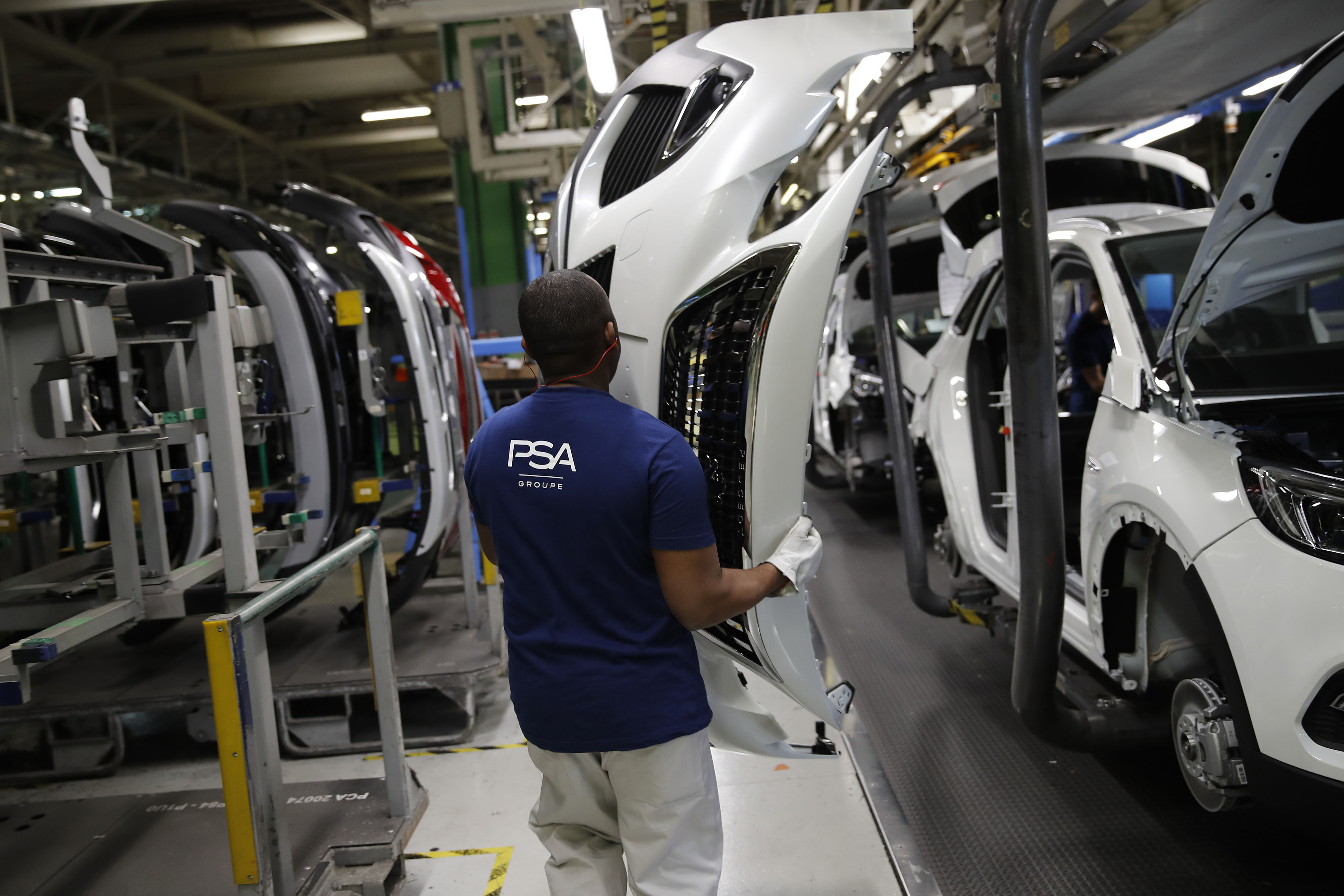 Peugeot Workers Target Brexit Spoils As No Deal Risk Mounts