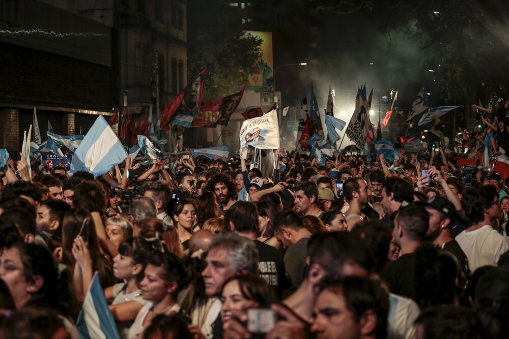 Argentina S Banks Cut Trading Desk Jobs After Market Plunge