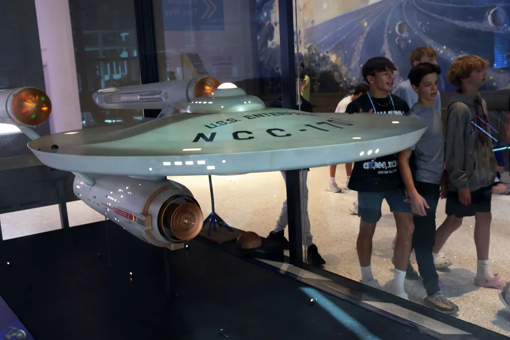 Elon Musk, Silicon Valley Should Hold on to Star Trek Dreams - Bloomberg