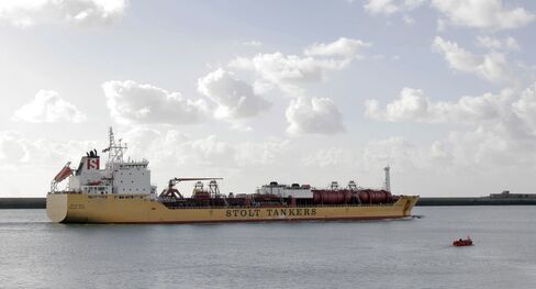 Shrinking Chemical Fleet Boosts Stolt as Dow Cuts Jobs