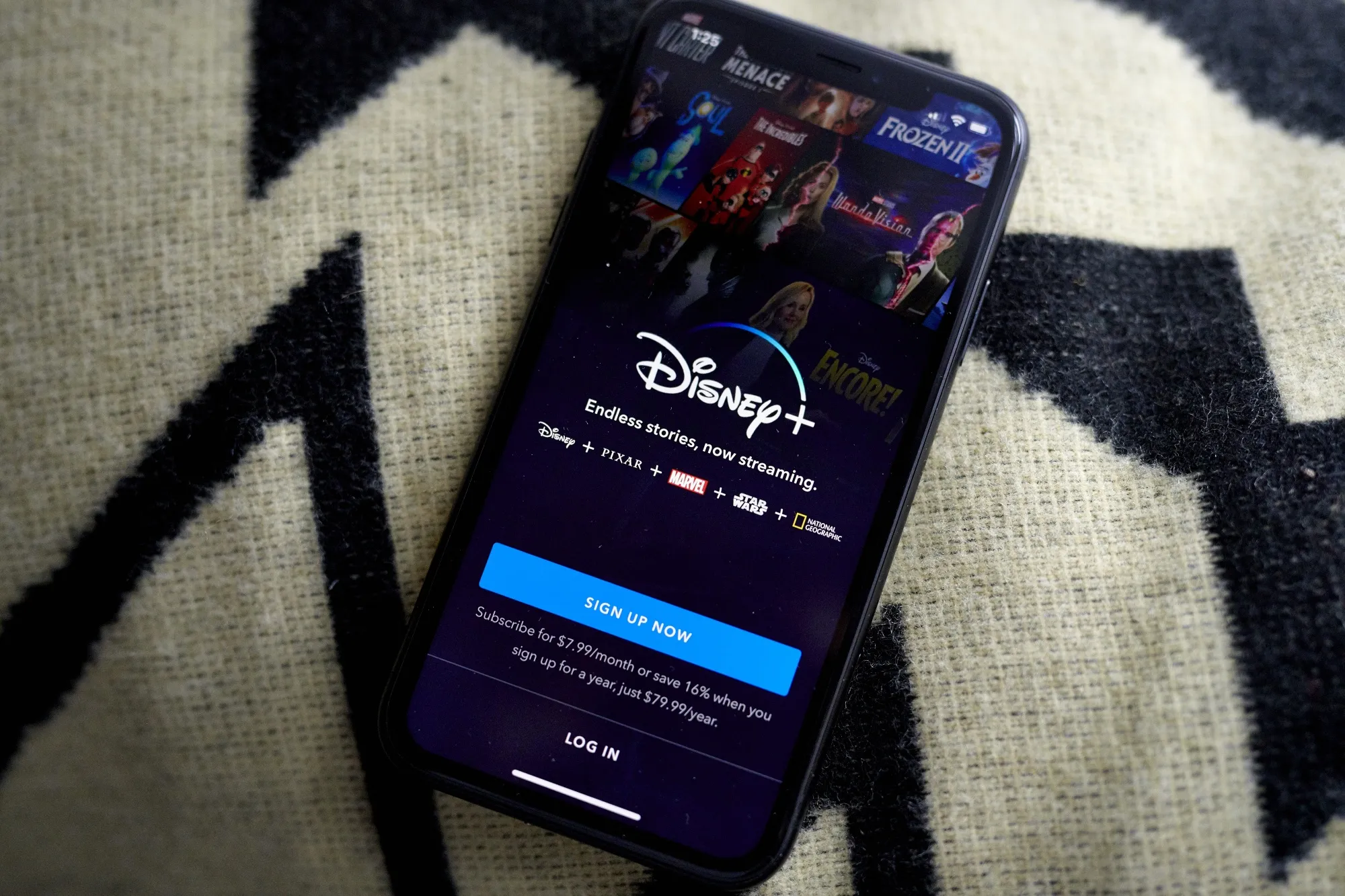 ディズニー、売上高と利益が予想上回る-映画とストリーミング好調 - Bloomberg