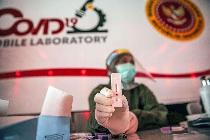Health Workers Rapid Testing In Jakarta