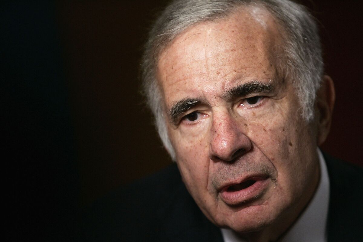 Carl Icahn Is Fighting a Stock Drop, Wealth Slide and Bill Ackman’s Jeers