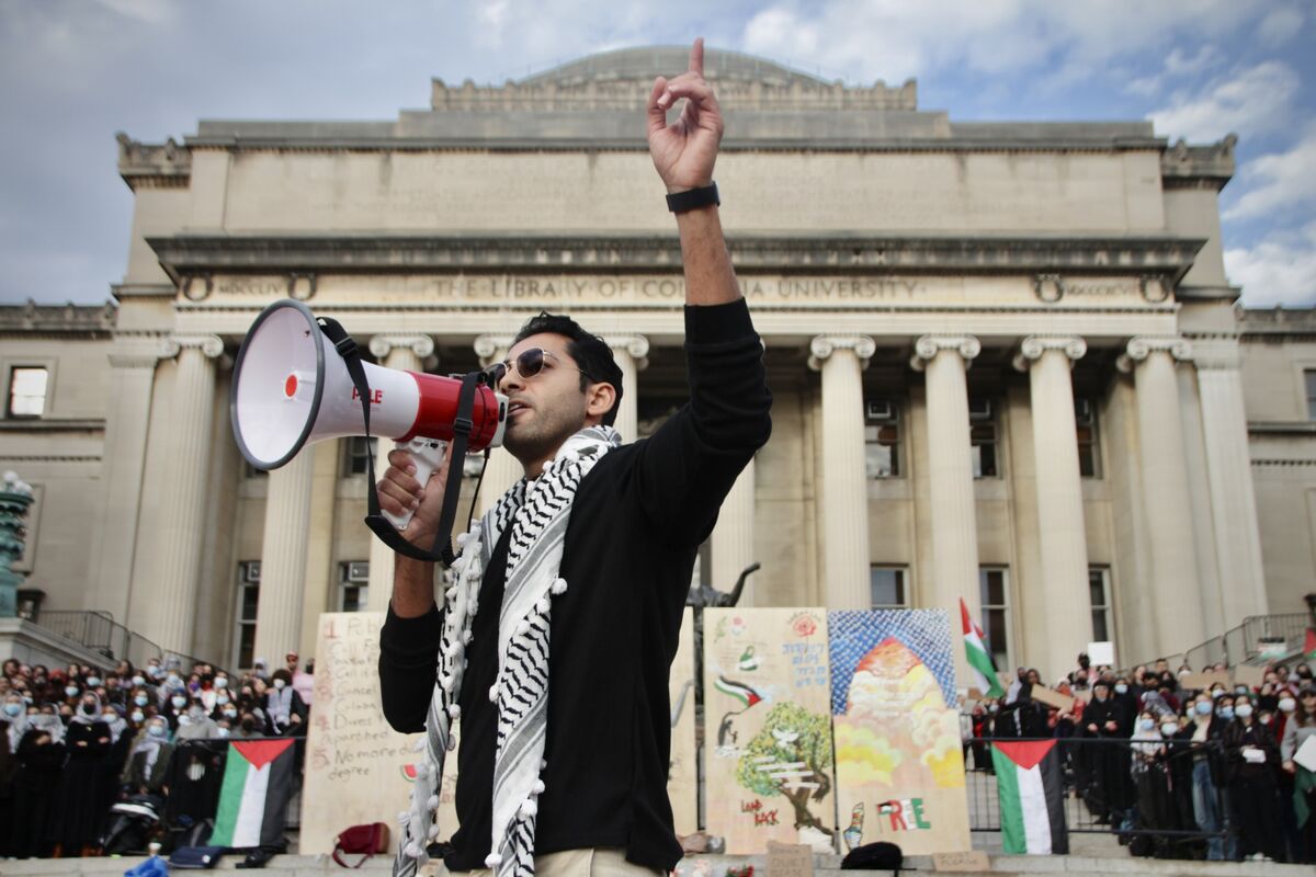 Columbia Student Is Freed by US Judge as He Fights Deportation