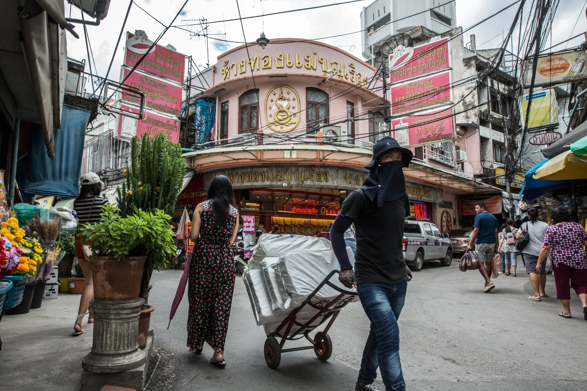 A workers&nbsp;delivers goods in Chiang Mai, Thailand.