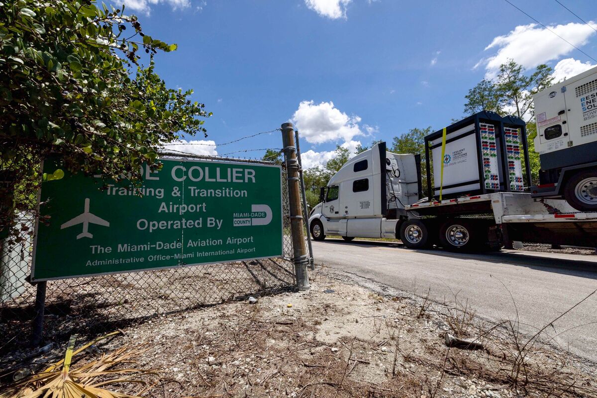 Florida Contractors Fund DeSantis Amid Alligator Alcatraz Immigration Detention