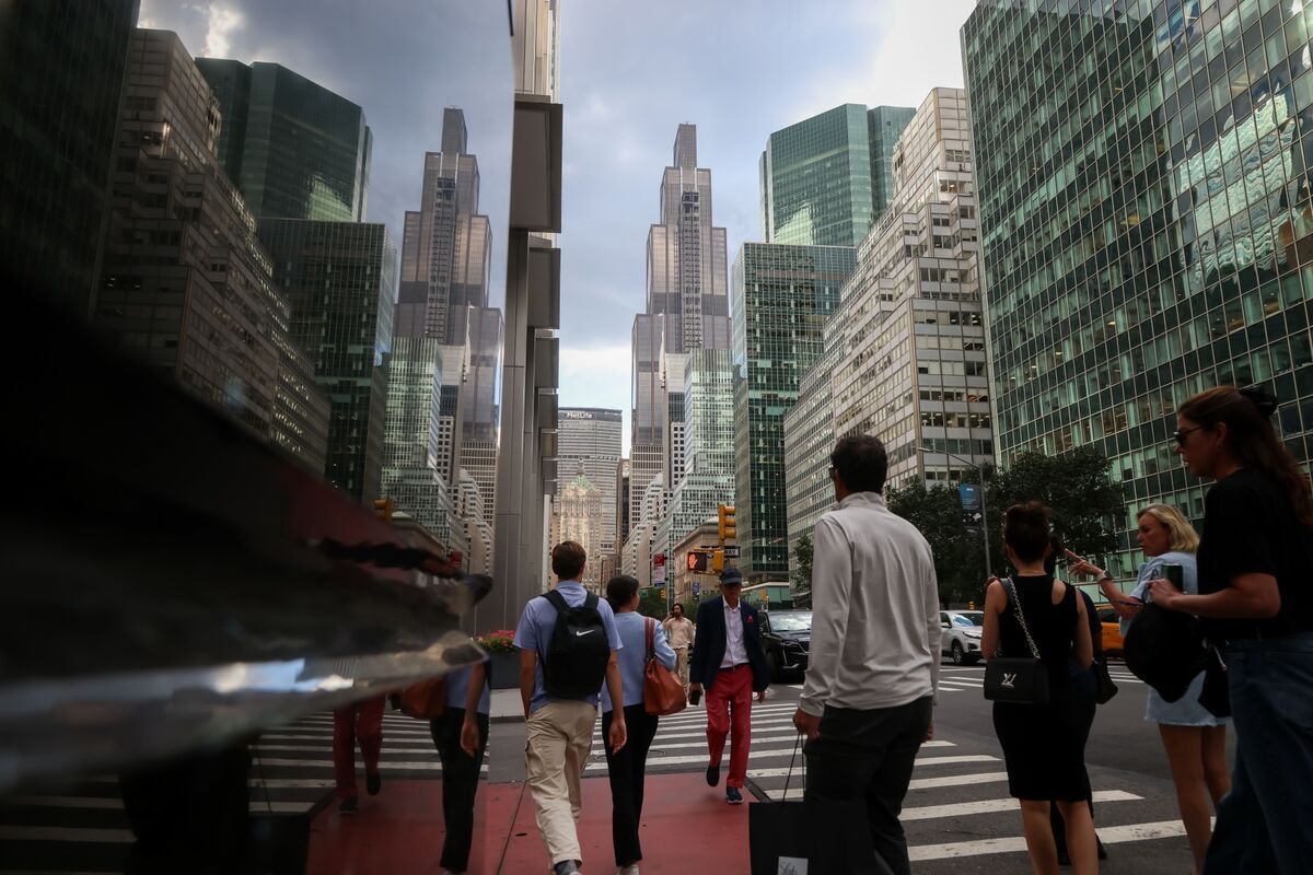 BlackRock Says 24% of Retirement Plans Weigh Alternative Assets