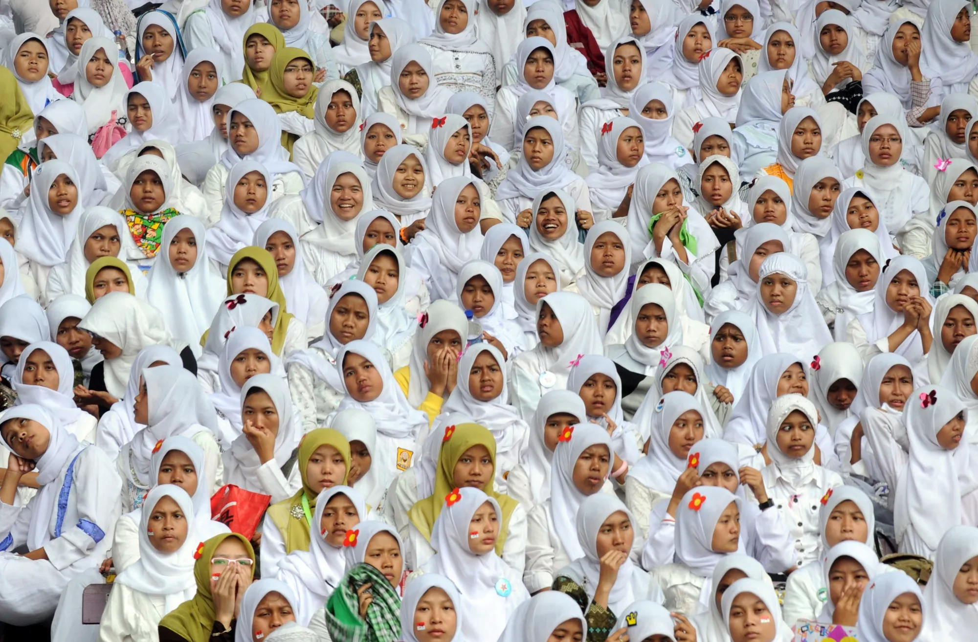TO GO WITH Indonesia-youth-religion-Isla