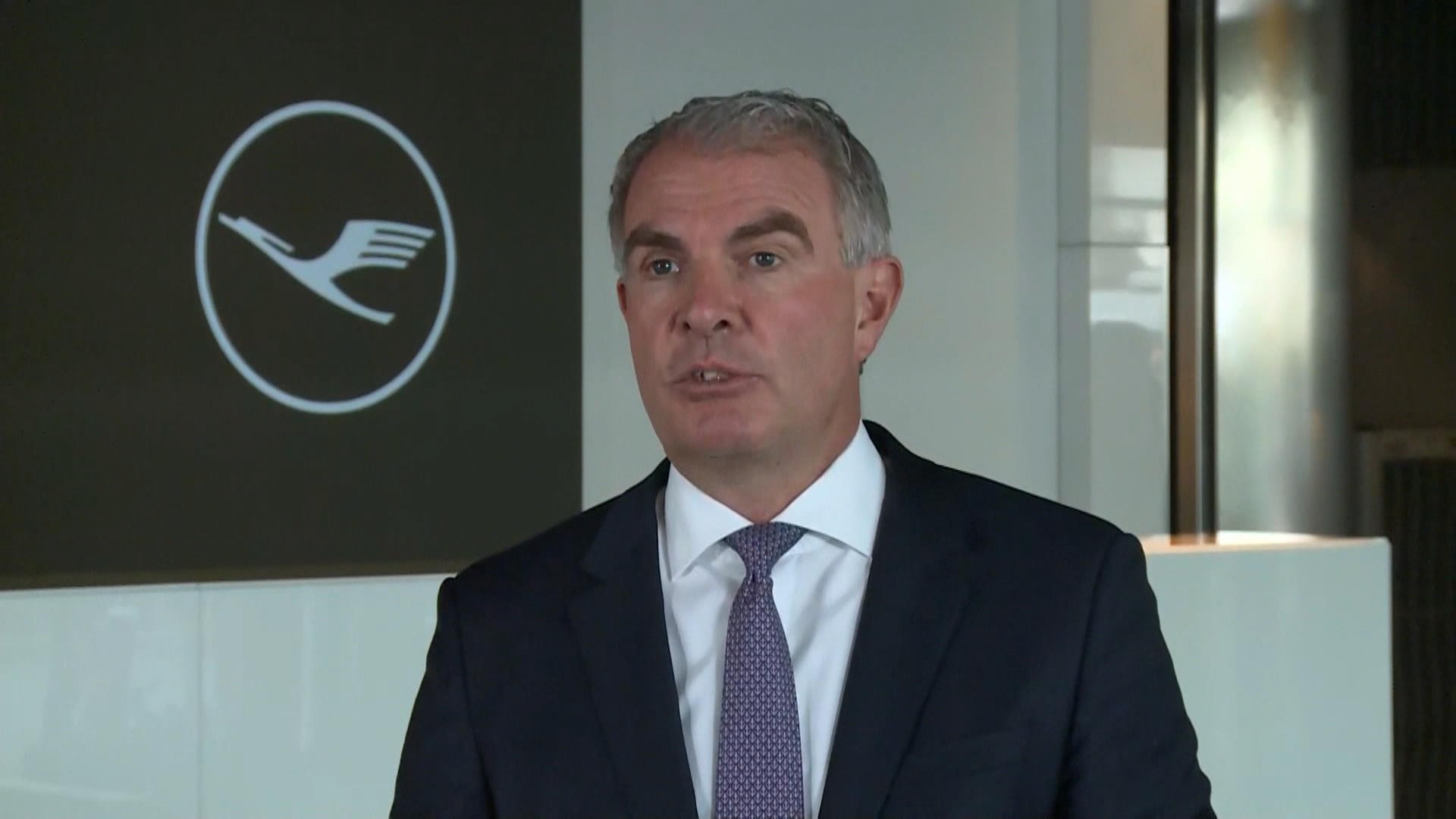 Dirk Ripa Watch Lufthansa Needs to Take 'Painful Steps' for Restructuring - Bloomberg