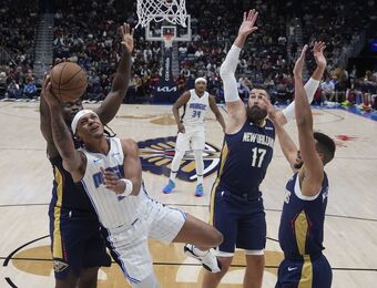 relates to Banchero's 32 points lifts Magic over Pelicans, Zion Williamson injures his finger
