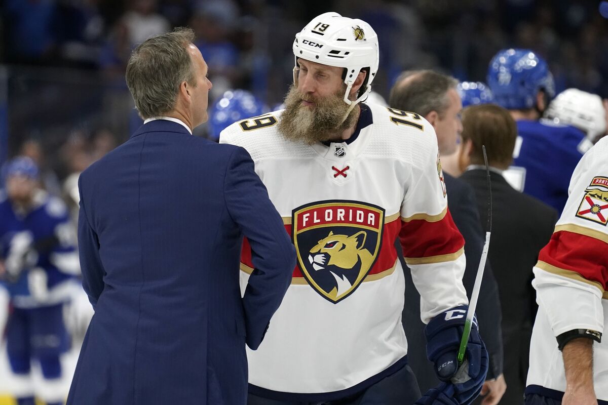 Panthers' Joe Thornton Says He's Undecided On Playing Future - Bloomberg