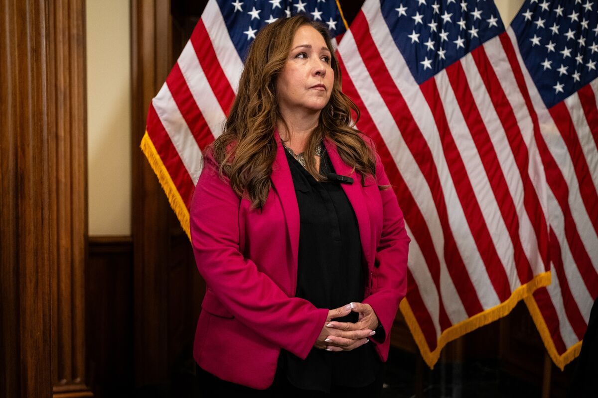 28th Day Federal Shutdown Hits Services, Endangers Assistance Programs