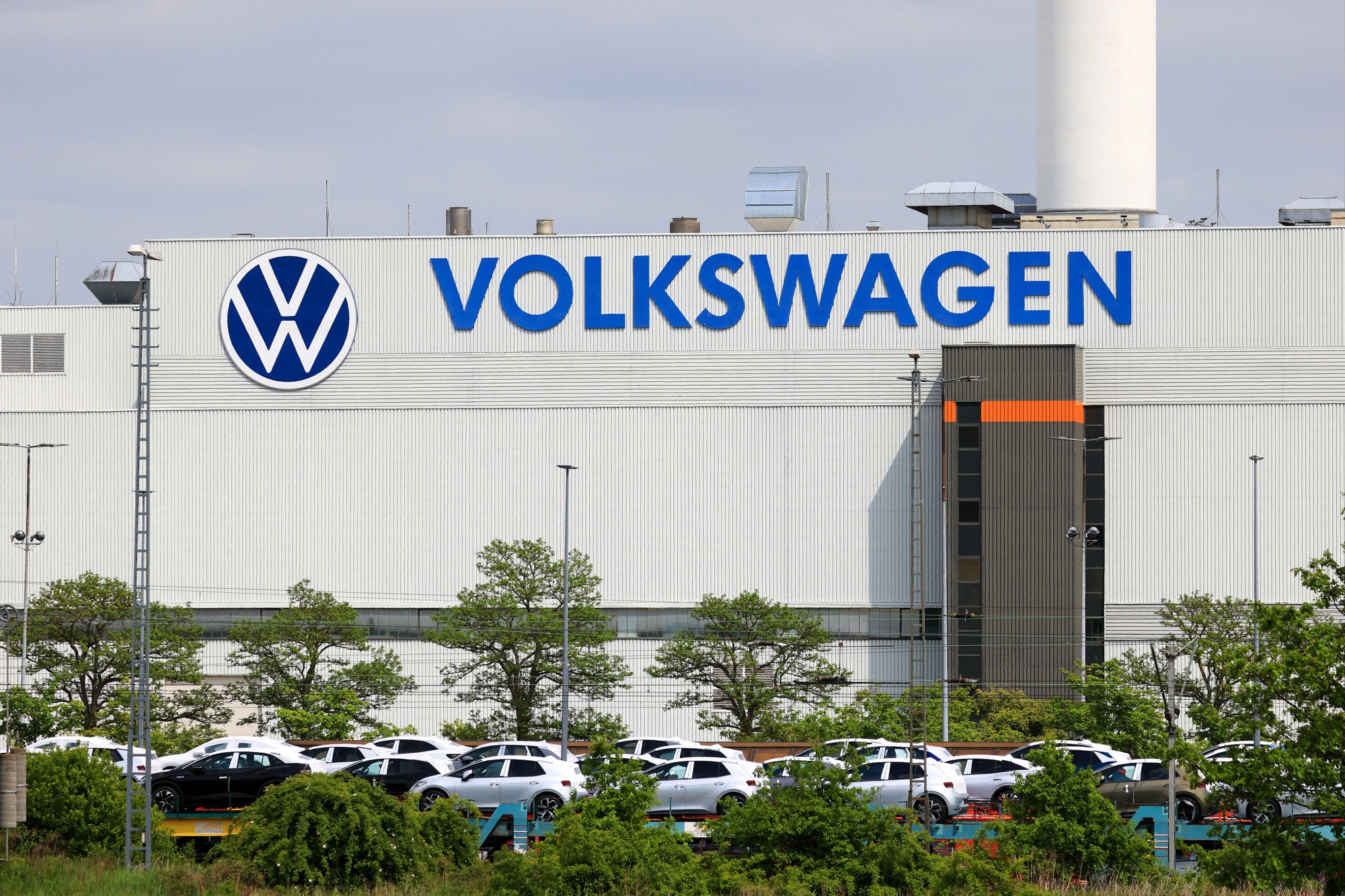 Volkswagen Eyes Job Cuts at Key EV Factory Over Cratering Demand