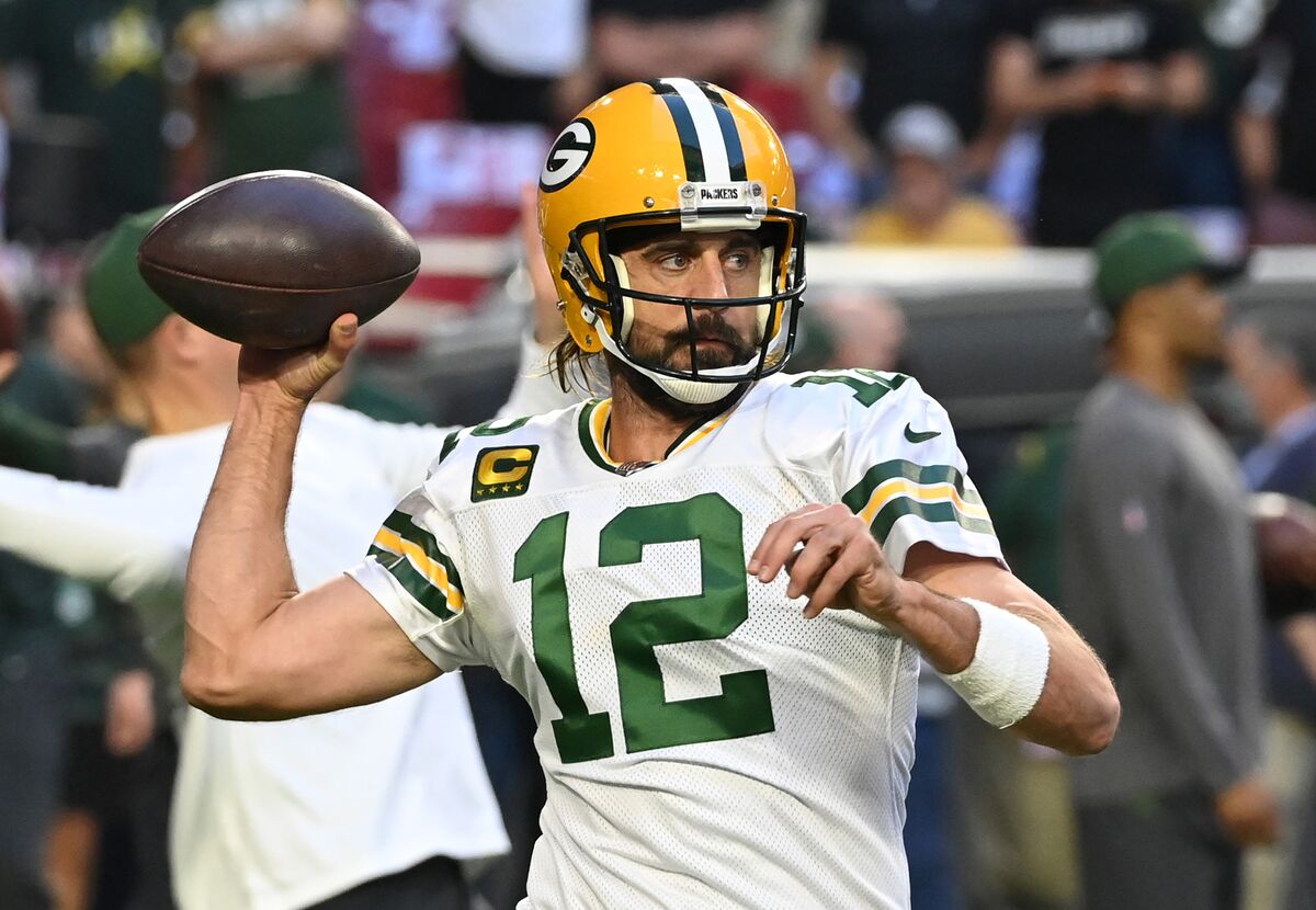 Aaron Rodgers discusses Davante Adams' absence; WR Allen Lazard on COVID-19  list, out Thursday