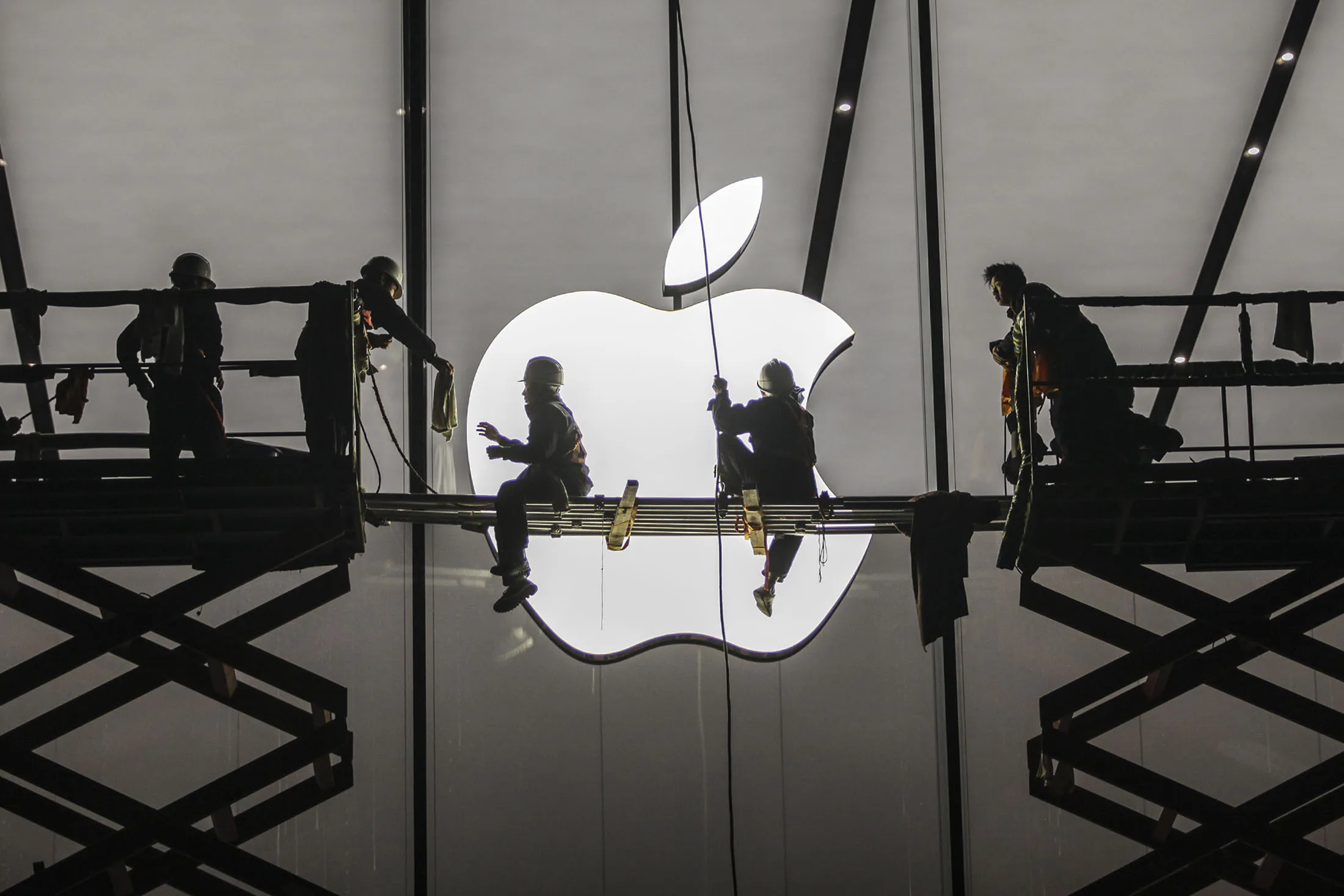 Apple Fans Wait For The Largest Apple Store To Open In Hangzhou