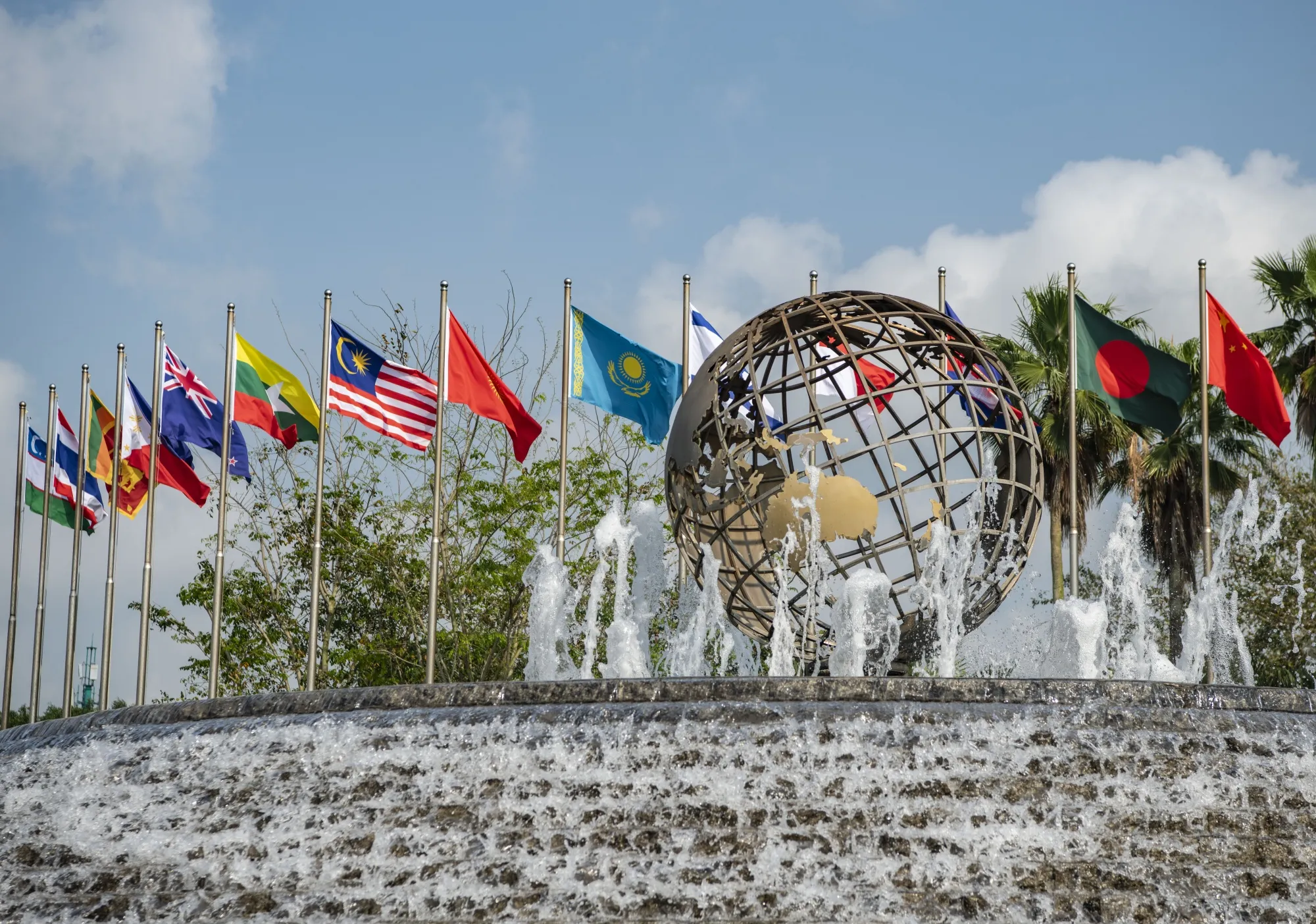 Investors are watching this year’s forum to see what signals Chinese officials send about their economy, investment environment and commitment to opening.