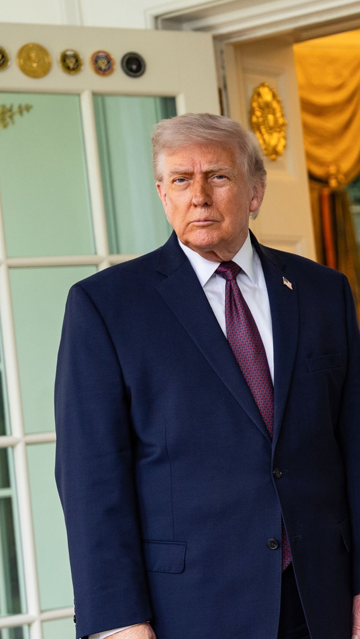 Oil Plunges as US and Iran Weigh Second Round of Truce Talks