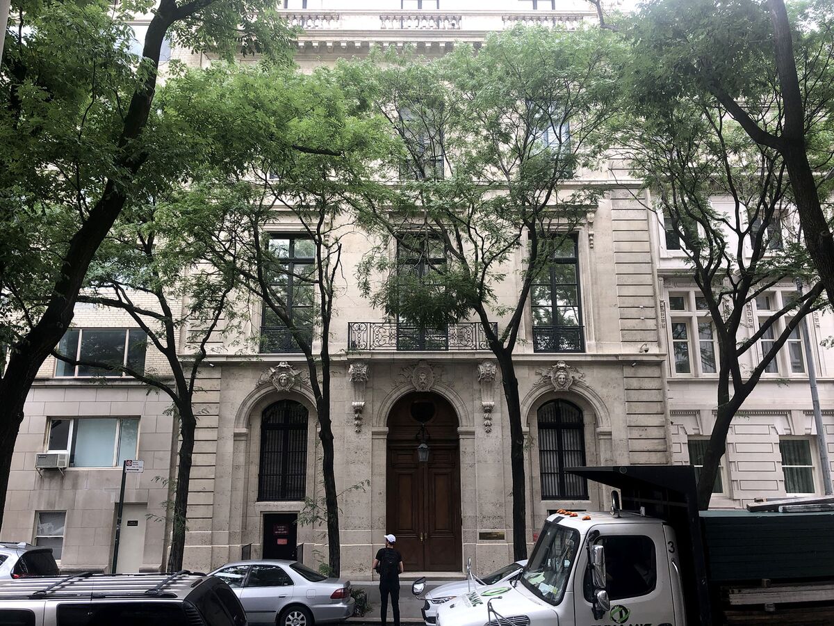 Epstein’s New York Mansion Could Set Townhouse Record in Sale - Bloomberg