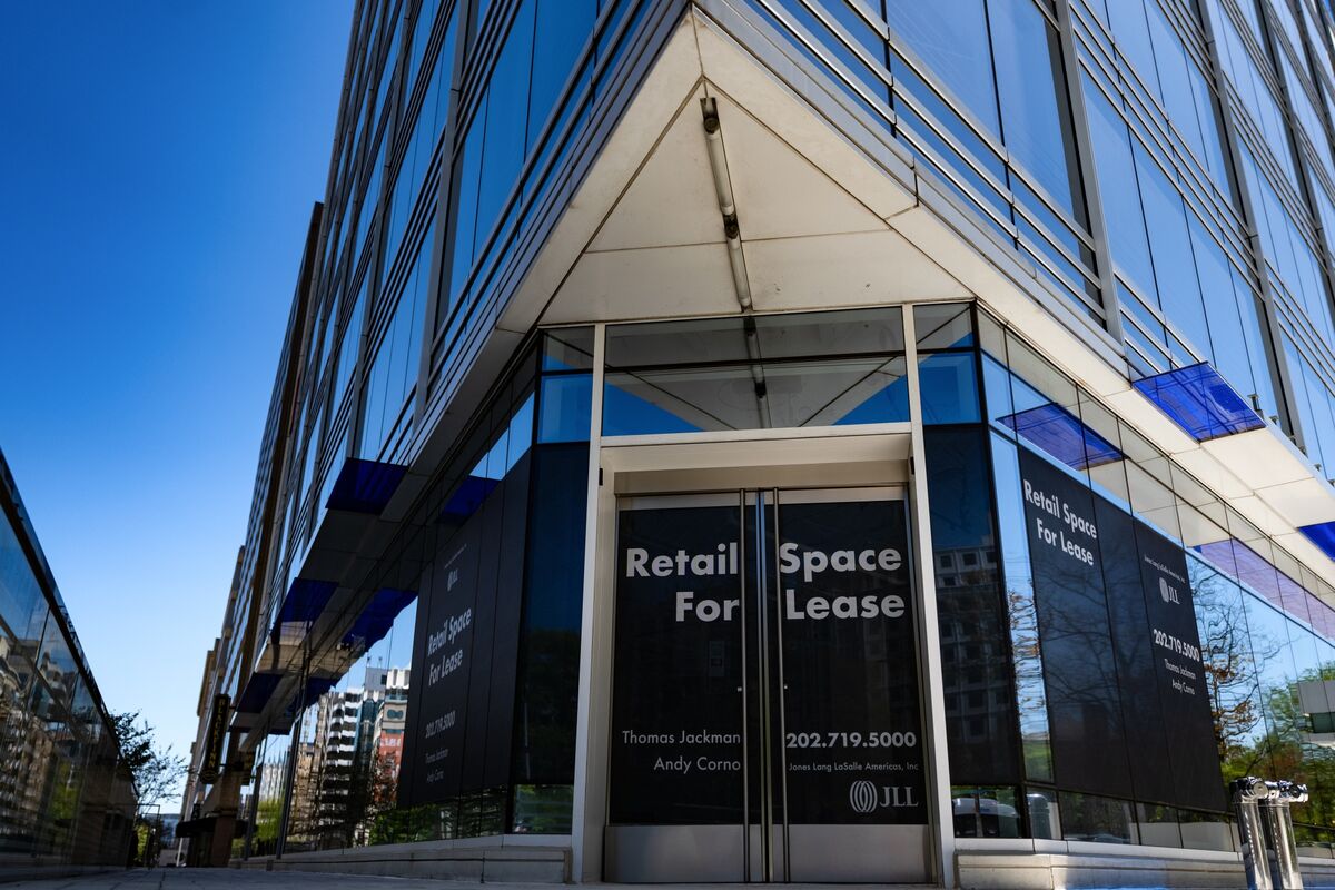 bloomberg.com - Charlotte Plaskwa - Mavik Seeks $1 Billion to Hunt Distressed Commercial Real Estate
