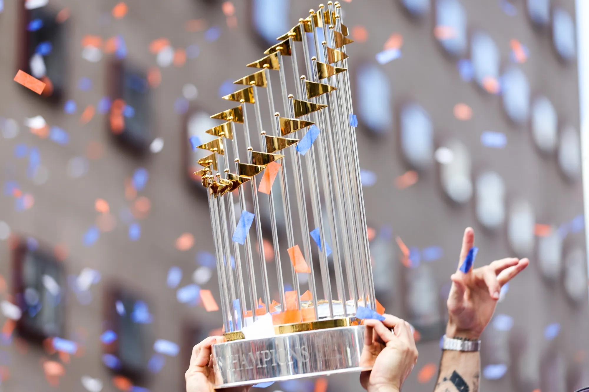 World Series: Diamondbacks, Rangers Muscle Past the Money - Bloomberg
