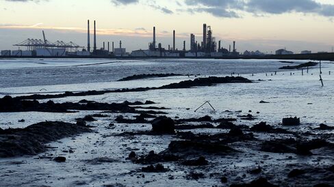 General Views Of The Thames Oil Port Project