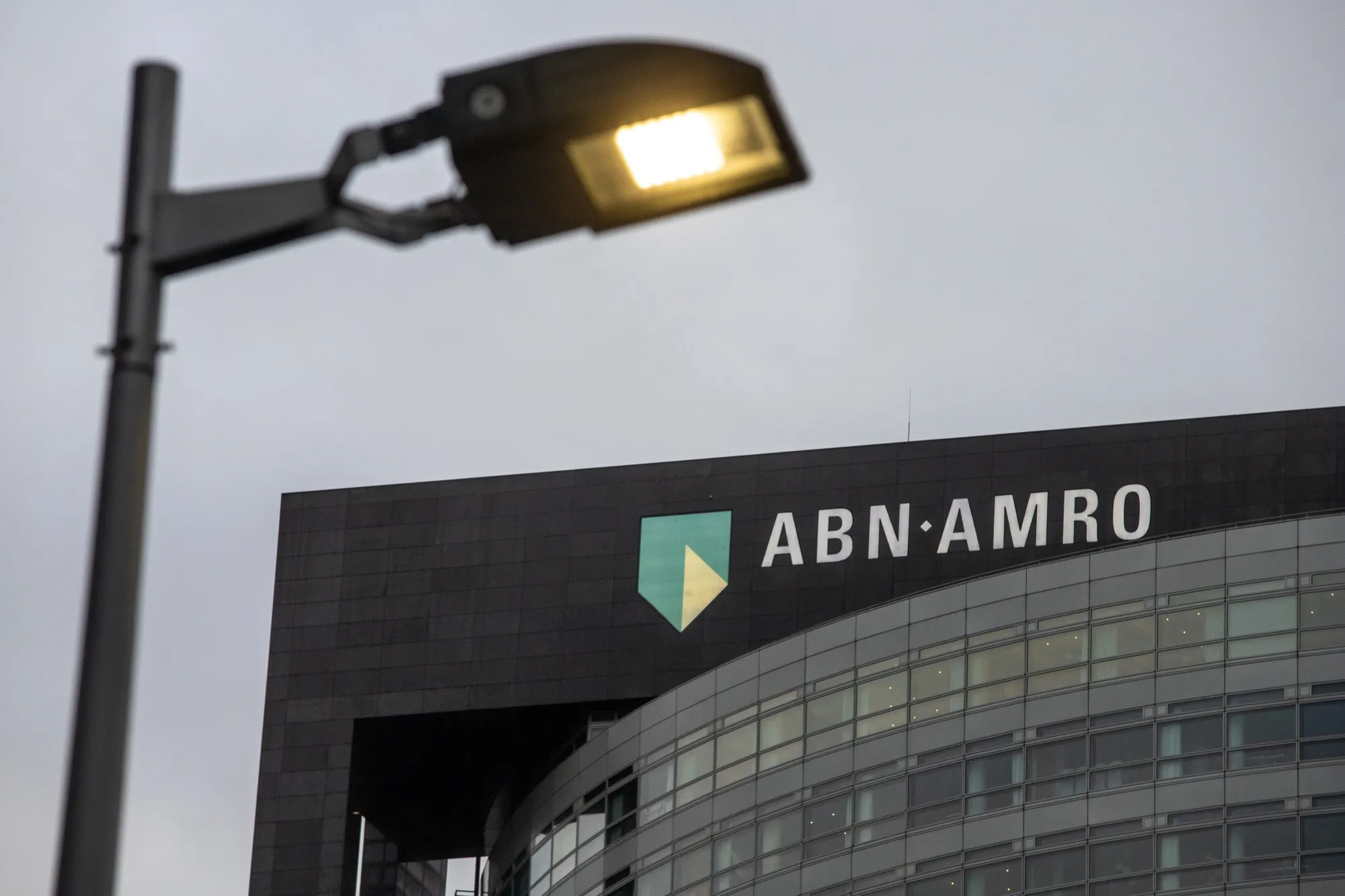 ABN Amro Jumps on Wealth Management Bandwagon in Race for Fees - Bloomberg