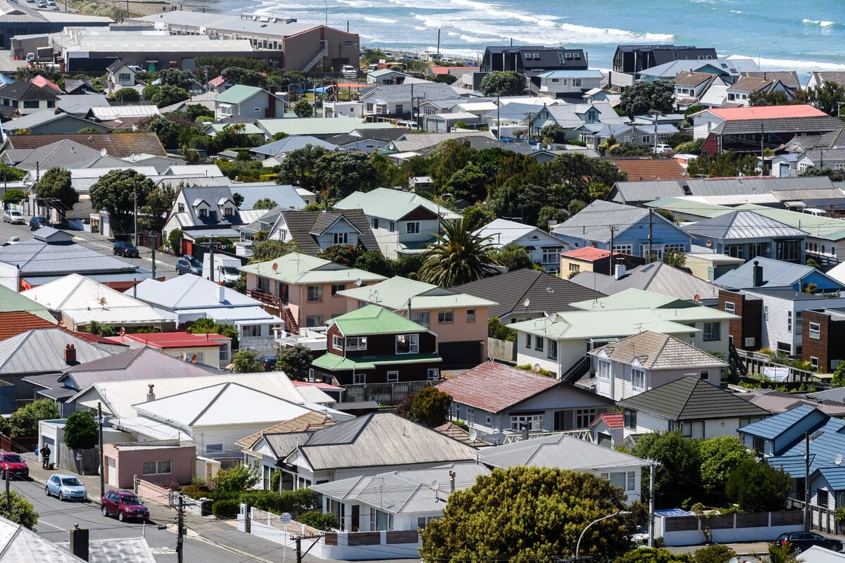 New Zealand Housing Prices Fall by Record 10.5 as Interest Rates Soar
