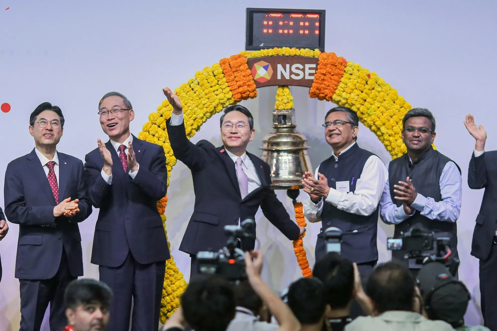 LG Electronics India Ltd.'s listing ceremony at the National Stock Exchange (NSE) in Mumbai on Oct. 14.