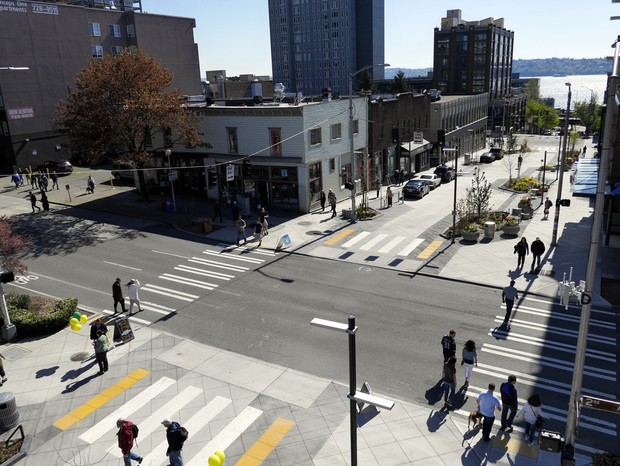 Borough builds safer pedestrian crossing on busy Queenscliff street