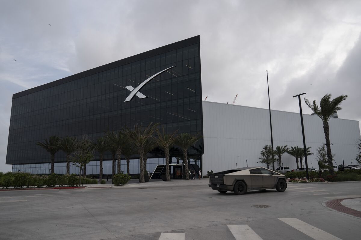 SpaceX Rebounds From 20% Below IPO Price