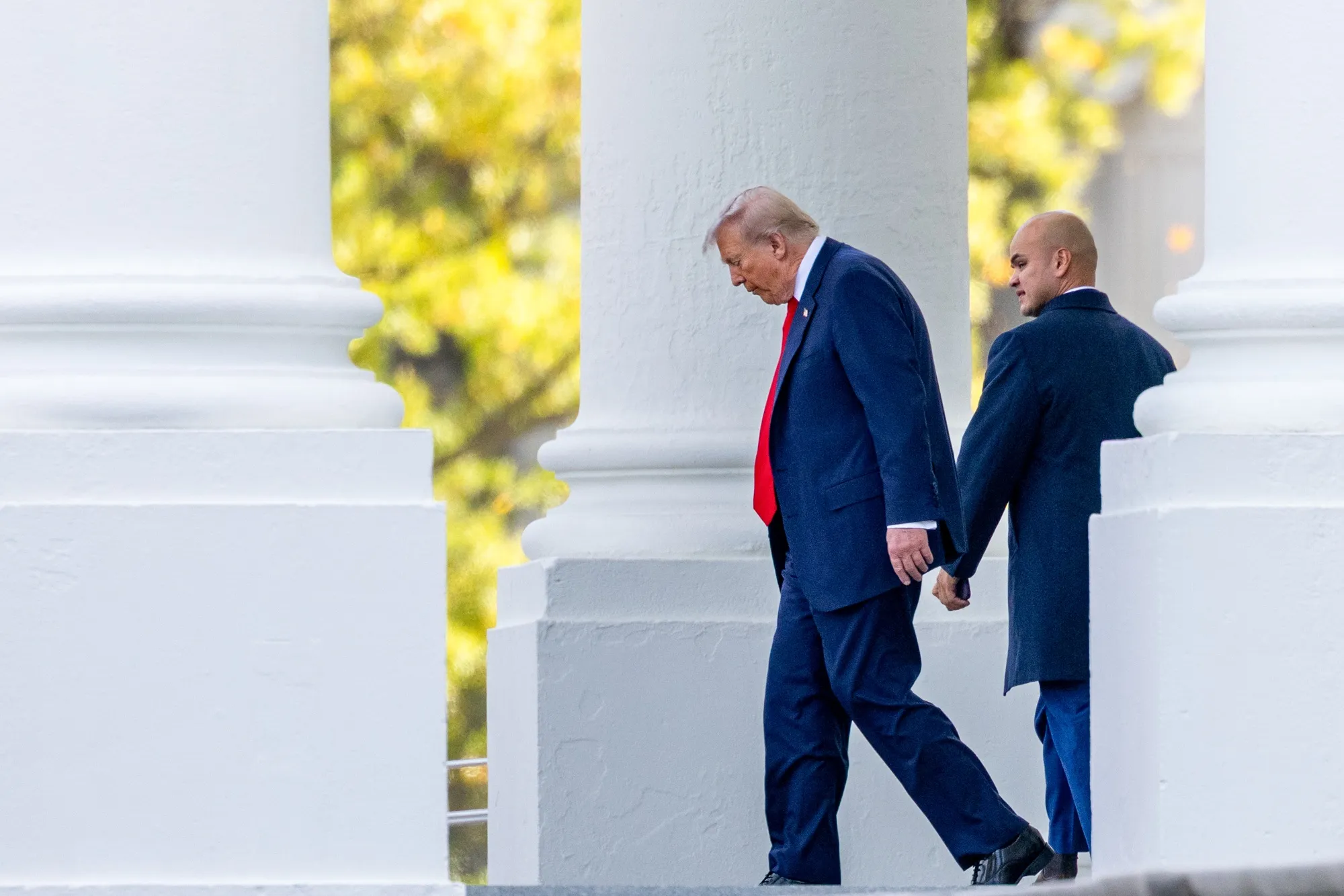 O presidente dos EUA, Donald Trump, deixa a Casa Branca em 31 de outubro.